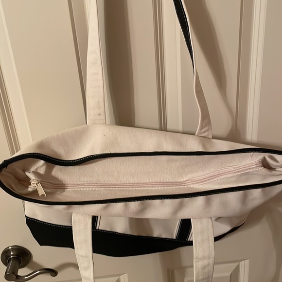 An A Monogrammed Tote! - Picture 5 of 7